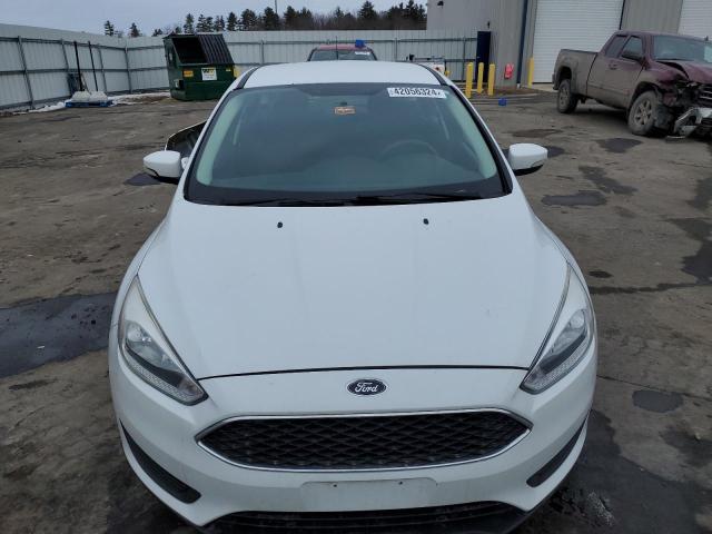 1FADP3K21HL240820 - 2017 FORD FOCUS SE WHITE photo 5