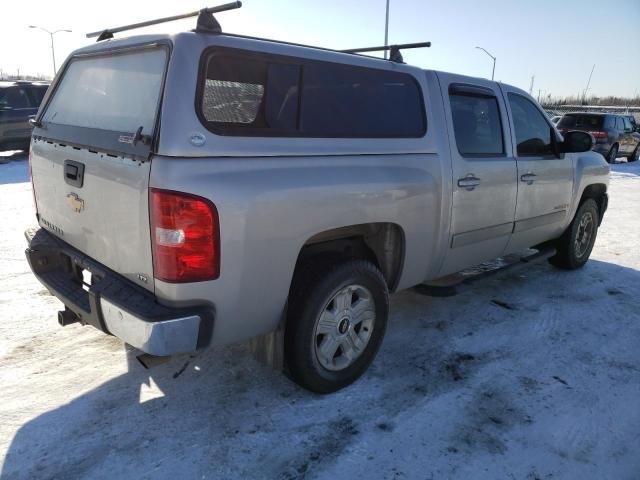 2GCEK13Y371663178 - 2007 CHEVROLET SILVERADO K1500 CREW CAB SILVER photo 3