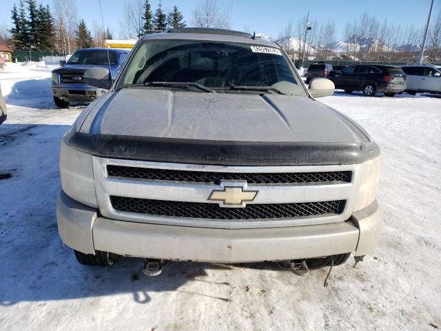 2GCEK13Y371663178 - 2007 CHEVROLET SILVERADO K1500 CREW CAB SILVER photo 5