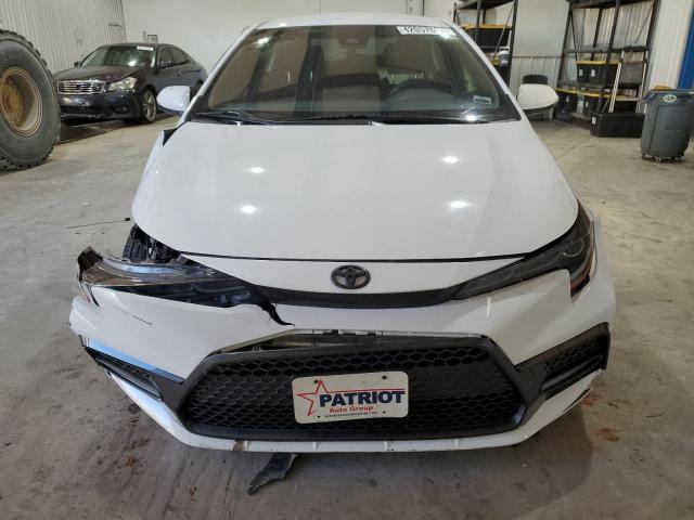 JTDS4MCE0MJ065006 - 2021 TOYOTA COROLLA SE WHITE photo 5