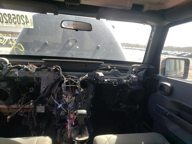 1J4HB5H18AL139388 - 2010 JEEP WRANGLER U SAHARA BLACK photo 10