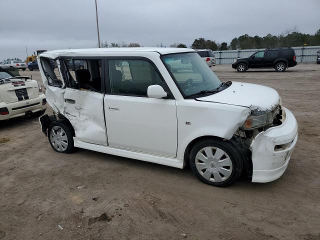 JTLKT324664095204 - 2006 TOYOTA SCION XB WHITE photo 4