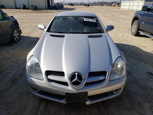 WDBWK5EA1AF229495 - 2010 MERCEDES-BENZ SLK 300 SILVER photo 5