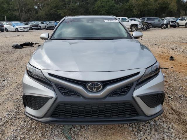 4T1G11AK5PU181368 - 2023 TOYOTA CAMRY SE NIGHT SHADE SILVER photo 5