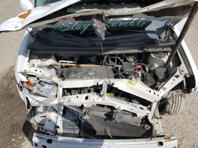 JTLKT324954005705 - 2005 TOYOTA SCION XB Beyaz fotoğraf 11