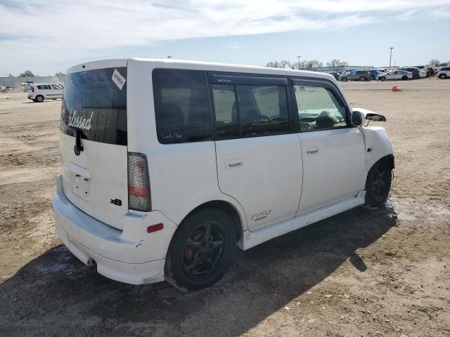 JTLKT324954005705 - 2005 TOYOTA SCION XB Beyaz fotoğraf 3
