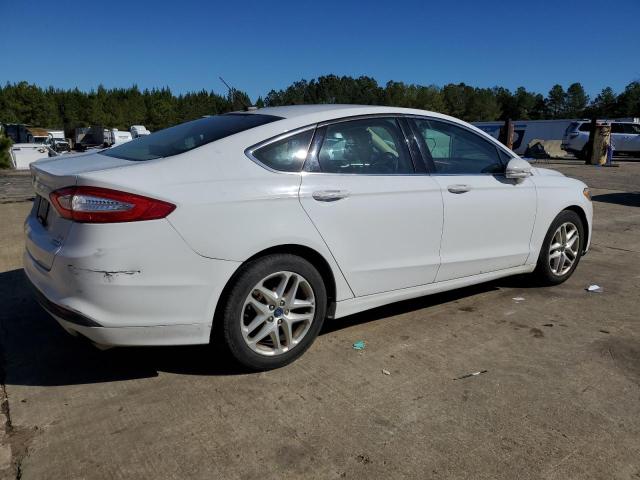 1FA6P0HD0G5132143 - 2016 FORD FUSION SE WHITE photo 3