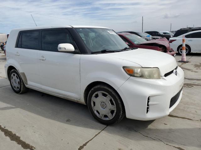 JTLZE4FE2CJ029943 - 2012 TOYOTA SCION XB WHITE photo 4