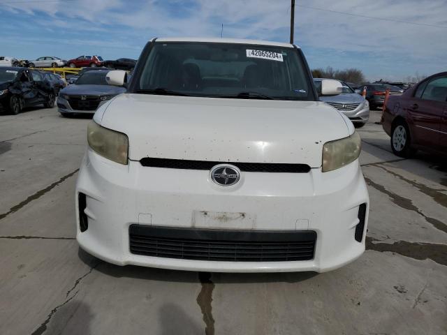 JTLZE4FE2CJ029943 - 2012 TOYOTA SCION XB WHITE photo 5