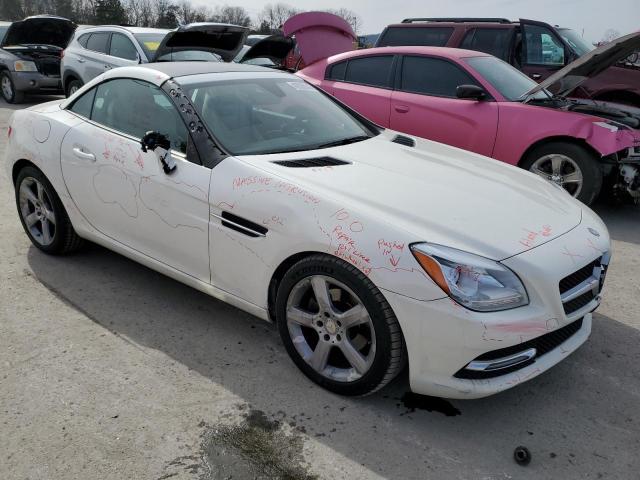 WDDPK4HA8FF102185 - 2015 MERCEDES-BENZ SLK 250 WHITE photo 4