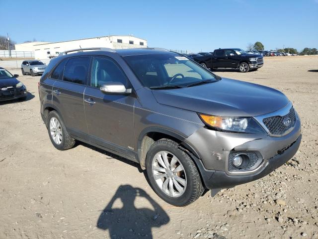 5XYKUCA13BG141082 - 2011 KIA SORENTO EX GRAY photo 4