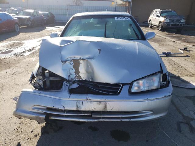 JT2BF28KXY0237060 - 2000 TOYOTA CAMRY LE SILVER photo 5