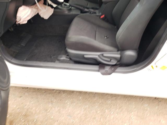 JTKJF5C72C3039905 - 2012 TOYOTA SCION TC 白色 照片 7