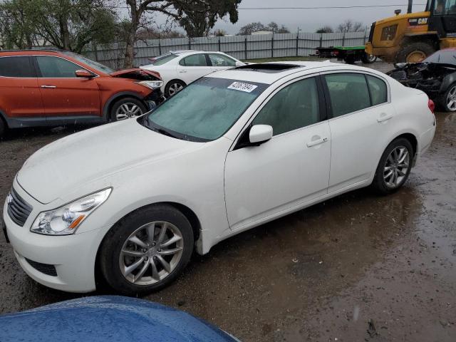 JNKCV61E99M303763 - 2009 INFINITI G37 BASE WHITE photo 1