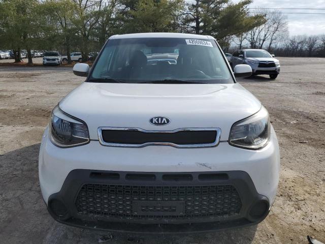 KNDJP3A55F7133915 - 2015 KIA SOUL + WHITE photo 5