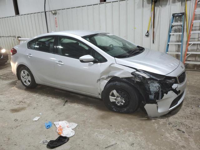 3KPFK4A79JE264480 - 2018 KIA FORTE LX SILVER photo 4