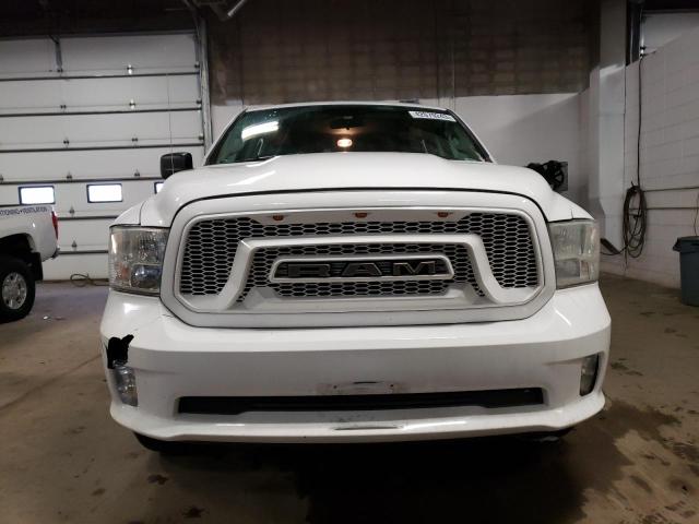 1C6RR7KT4JS286946 - 2018 RAM 1500 ST WHITE photo 5