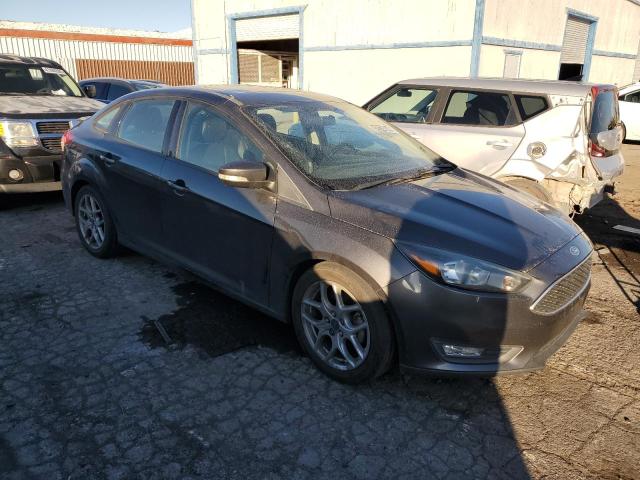 1FADP3F29FL330000 - 2015 FORD FOCUS SE GRAY photo 4