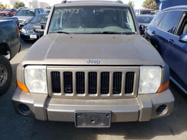 1J8HG48K16C166880 - 2006 JEEP COMMANDER TAN photo 5