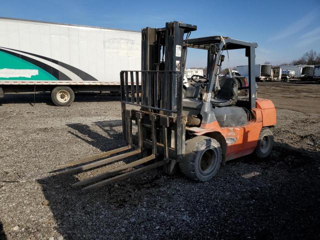 7FGU35 - 2002 TOYOTA FORK LIFT ORANGE photo 2