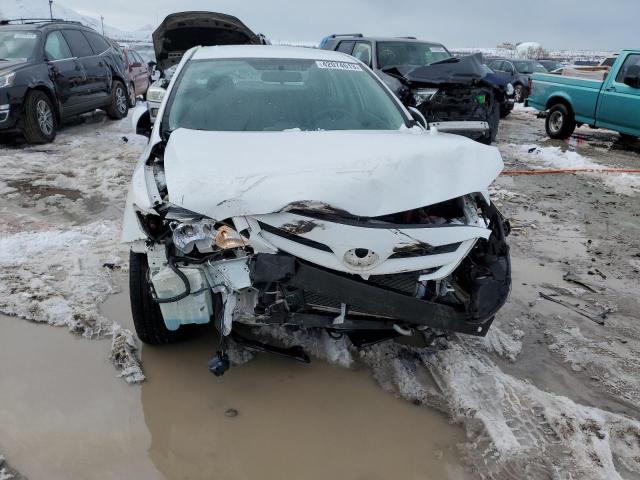 5YFBU4EE0DP102063 - 2013 TOYOTA COROLLA BASE WHITE photo 5