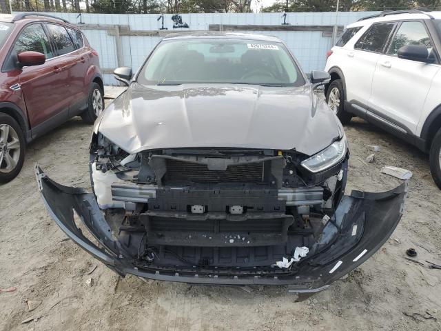 1FA6P0H7XE5401594 - 2014 FORD FUSION SE GRAY photo 5