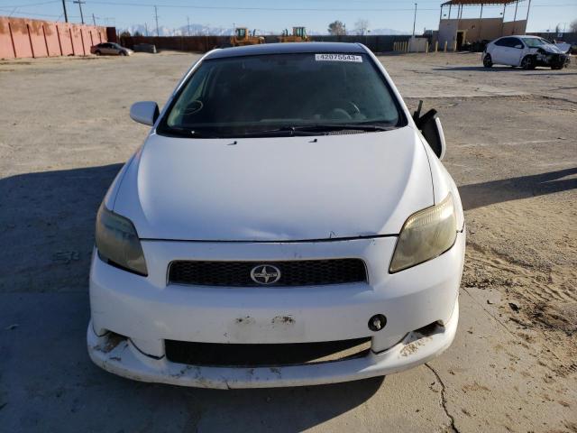 JTKDE177360084120 - 2006 TOYOTA SCION TC WHITE photo 5