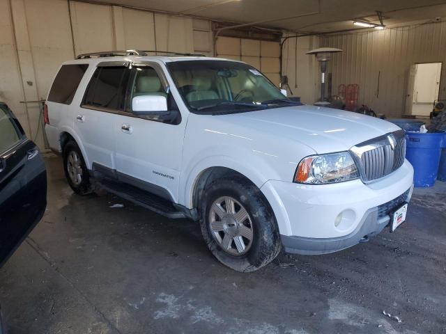 5LMFU27R54LJ19206 - 2004 LINCOLN NAVIGATOR WHITE photo 4