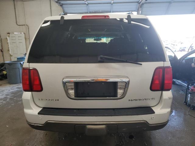 5LMFU27R54LJ19206 - 2004 LINCOLN NAVIGATOR WHITE photo 6