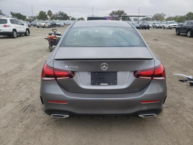 WDD3G4EB8KW025468 - 2019 MERCEDES-BENZ A 220 GRAY photo 6