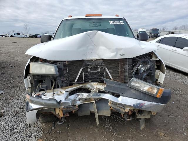 1GBHK39G05E294092 - 2005 CHEVROLET SILVERADO K3500 WHITE photo 5