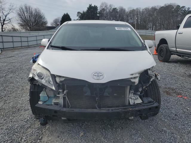 5TDYK3DC6FS533656 - 2015 TOYOTA SIENNA XLE WHITE photo 5