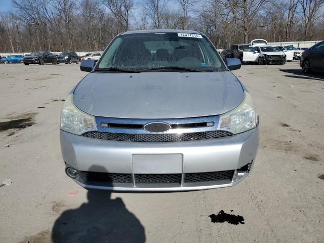 1FAHP3HNXAW216958 - 2010 FORD FOCUS SEL SILVER photo 5