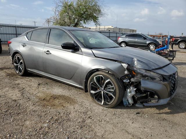 1N4BL4CV7PN328632 - 2023 NISSAN ALTIMA SR GRAY photo 4