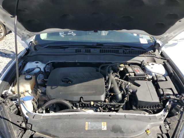 1FA6P0HD9F5127781 - 2015 FORD FUSION SE WHITE photo 11