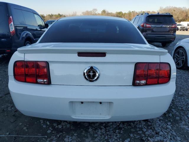 1ZVFT80N175365860 - 2007 FORD MUSTANG WHITE photo 6