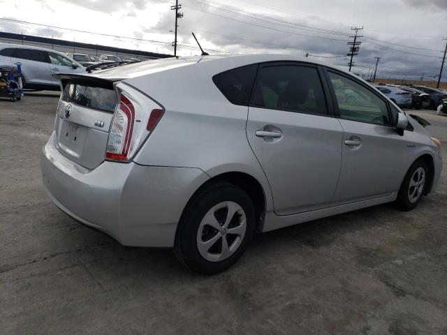 JTDKN3DU0F0445890 - 2015 TOYOTA PRIUS SILVER photo 3