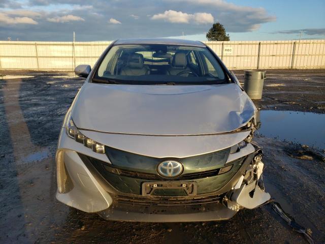 JTDKARFP2J3088953 - 2018 TOYOTA PRIUS PRIM SILVER photo 5