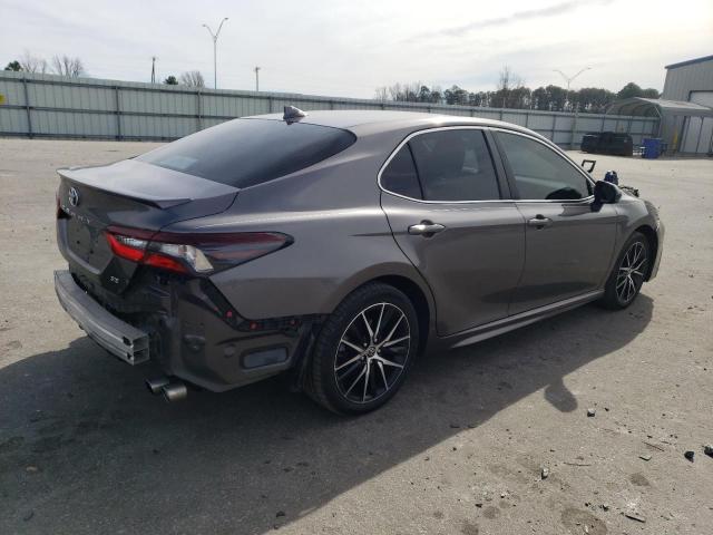 4T1G11AK7MU481862 - 2021 TOYOTA CAMRY SE GRAY photo 3