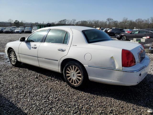 1LNHM81W54Y659770 - 2004 LINCOLN TOWN CAR EXECUTIVE WHITE photo 2