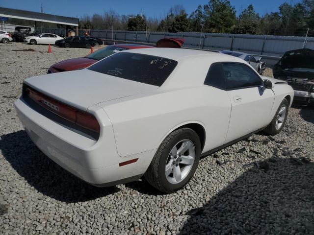 2B3CJ4DV7AH179384 - 2010 DODGE CHALLENGER SE WHITE photo 3