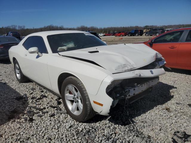 2B3CJ4DV7AH179384 - 2010 DODGE CHALLENGER SE WHITE photo 4