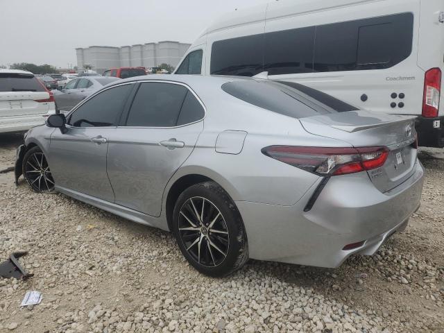 4T1T11AK1RU890719 - 2024 TOYOTA CAMRY SE NIGHT SHADE SILVER photo 2