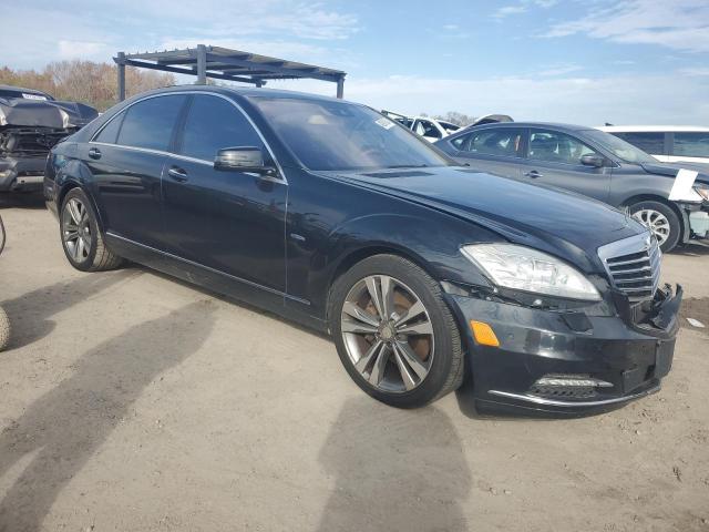 WDDNG8DB0CA425203 - 2012 MERCEDES-BENZ S 350 BLUETEC BLACK photo 4