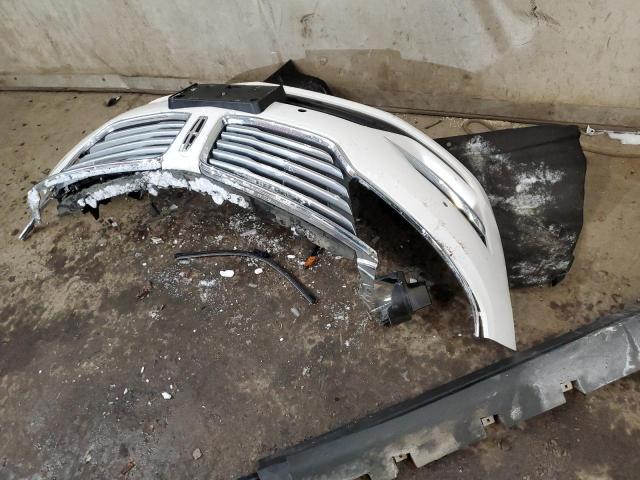 5LMCJ3D94HUL71289 - 2017 LINCOLN MKC RESERVE თეთრი ფოტო 13