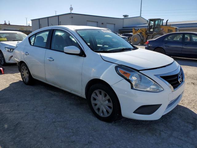 3N1CN7AP9GL827840 - 2016 NISSAN VERSA S WHITE photo 4