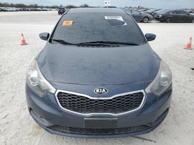 KNAFX4A84F5322487 - 2015 KIA FORTE EX BLUE photo 5