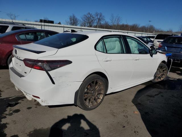 4T1G11AK9RU253031 - 2024 TOYOTA CAMRY SE NIGHT SHADE WHITE photo 3