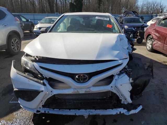 4T1G11AK9RU253031 - 2024 TOYOTA CAMRY SE NIGHT SHADE WHITE photo 5