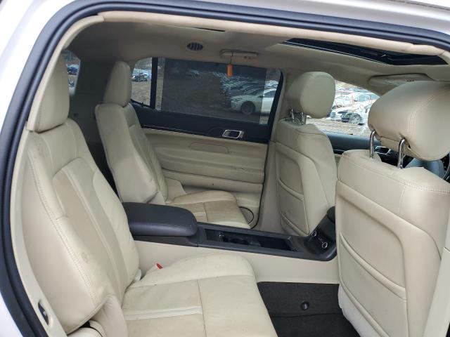 2LMHJ5ATXJBL00750 - 2018 LINCOLN MKT WHITE photo 10